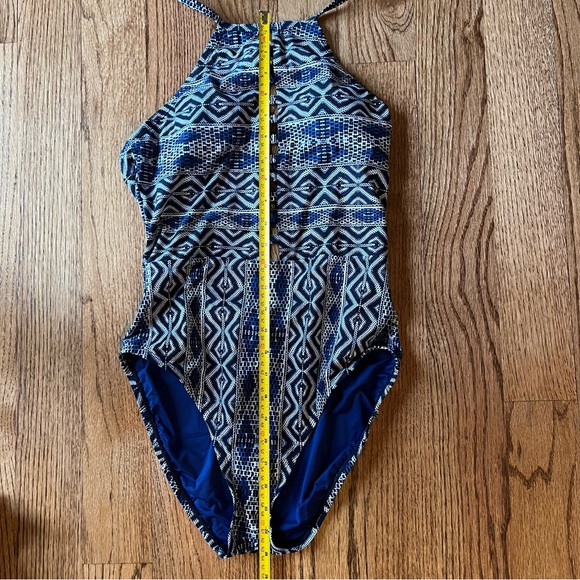 🆕 EUC La Blanca Plunge One Piece swimsuit Island Goddess size 8 - Picture 12 of 16